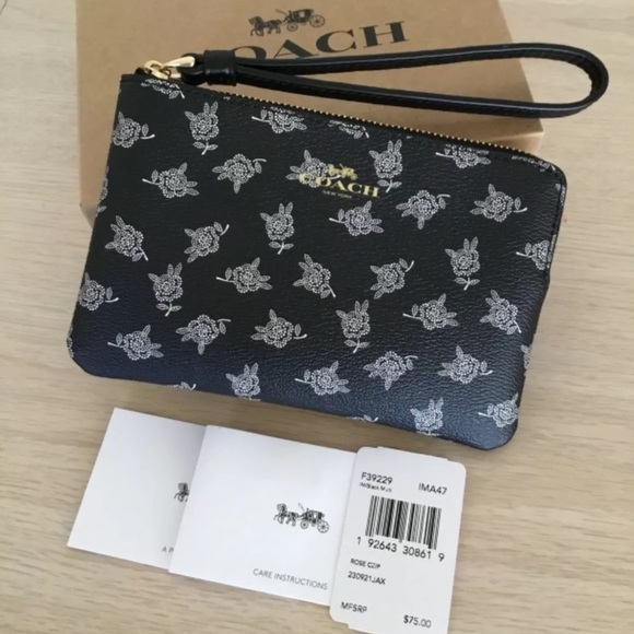 ⛔️SOLD⛔️Authentic Coach leather flowers wristlet - Picture 3 of 5
